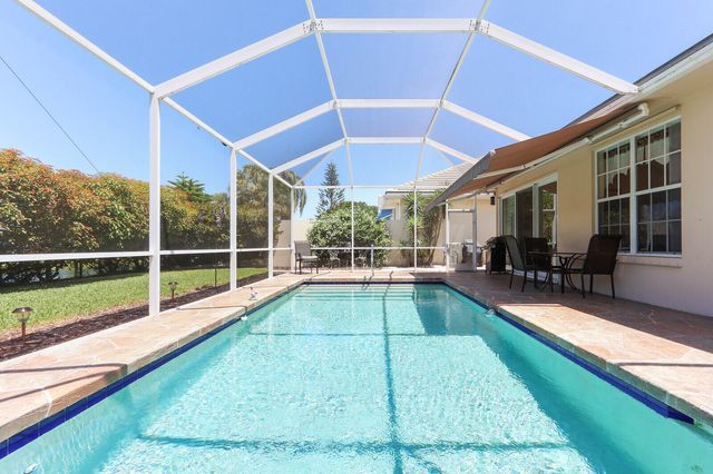 1071 Bedford Avenue, Palm Beach Gardens, FL 33403