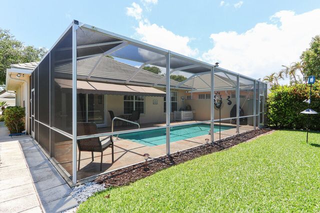 1071 Bedford Avenue, Palm Beach Gardens, FL 33403