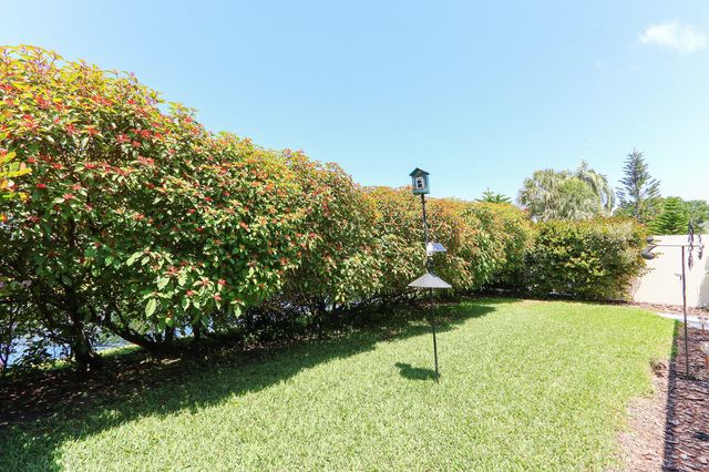 1071 Bedford Avenue, Palm Beach Gardens, FL 33403