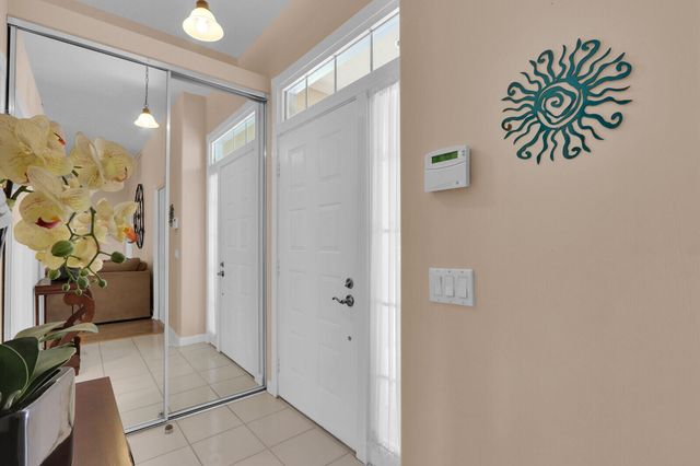 1071 Bedford Avenue, Palm Beach Gardens, FL 33403