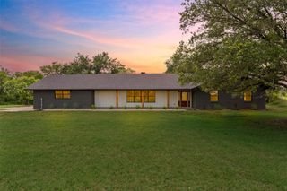1012 W Trinity Street, Groesbeck, TX 76642