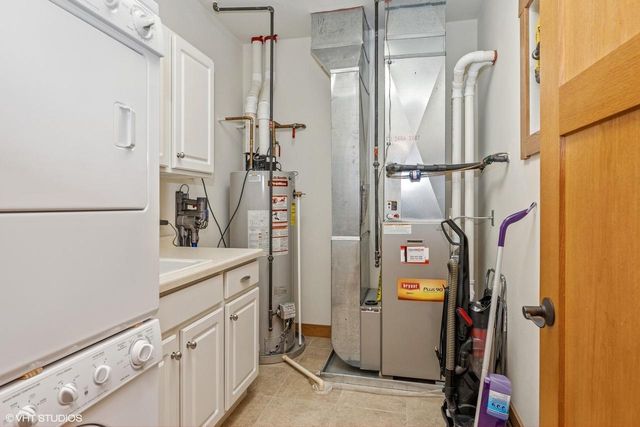 415 S Wells STREET #804, Lake Geneva, WI 53147