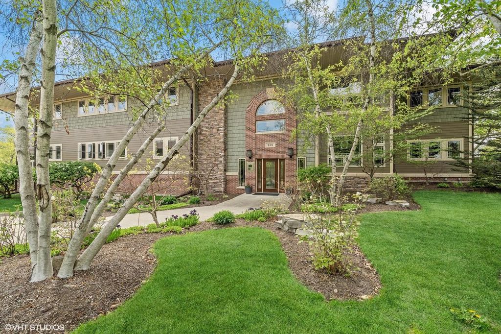 415 S Wells STREET #804, Lake Geneva, WI 53147