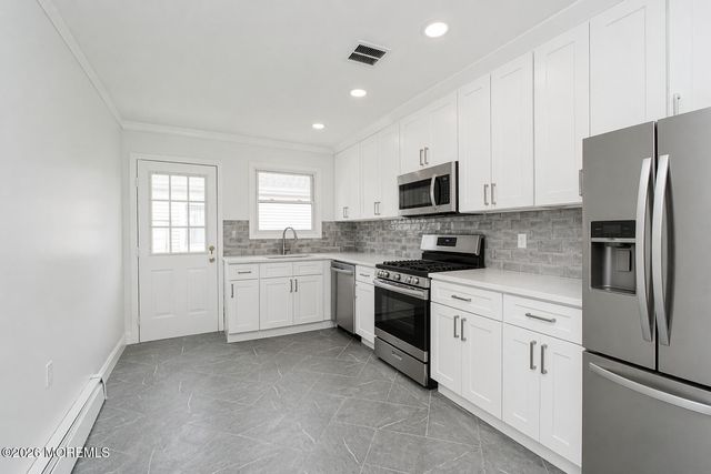 9 Claremont Street, Toms River, NJ 08757