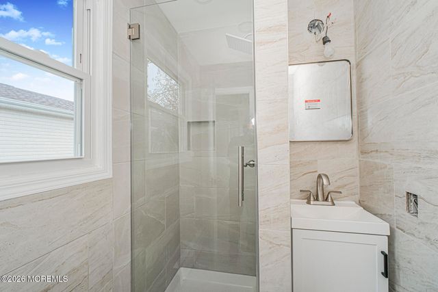 9 Claremont Street, Toms River, NJ 08757