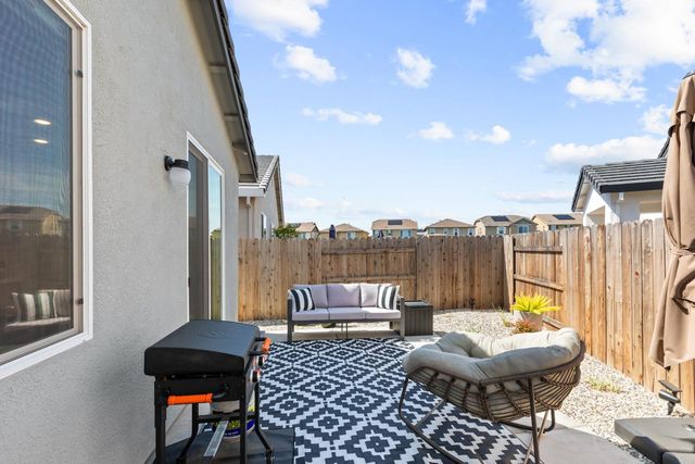 1528 Rapid Falls Ln, Rocklin, CA 95765