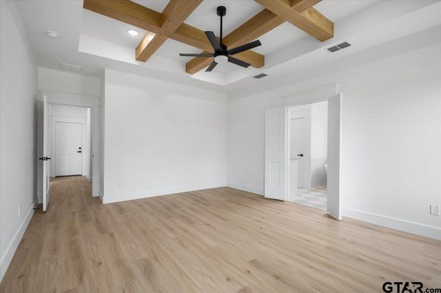 17249 Woodcrest Cir, Lindale, TX 75771