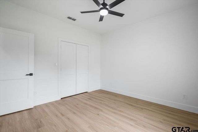 17249 Woodcrest Cir, Lindale, TX 75771
