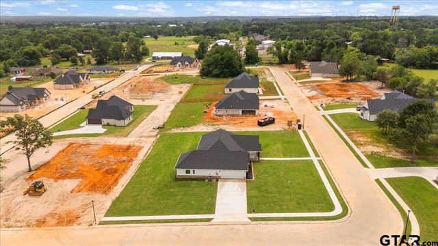 17249 Woodcrest Cir, Lindale, TX 75771
