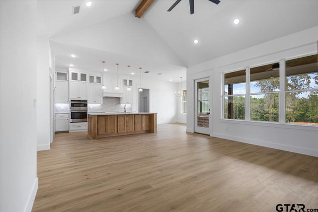 17249 Woodcrest Cir, Lindale, TX 75771