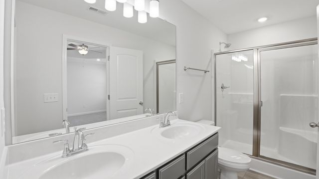 180 Stillwater Way, Tullahoma, TN 37388