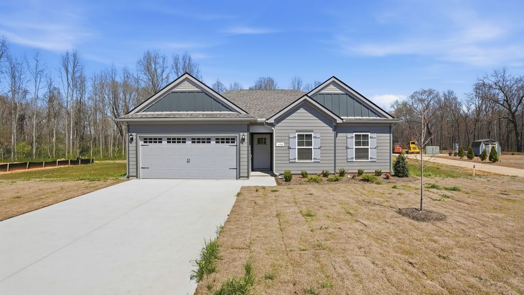 180 Stillwater Way, Tullahoma, TN 37388