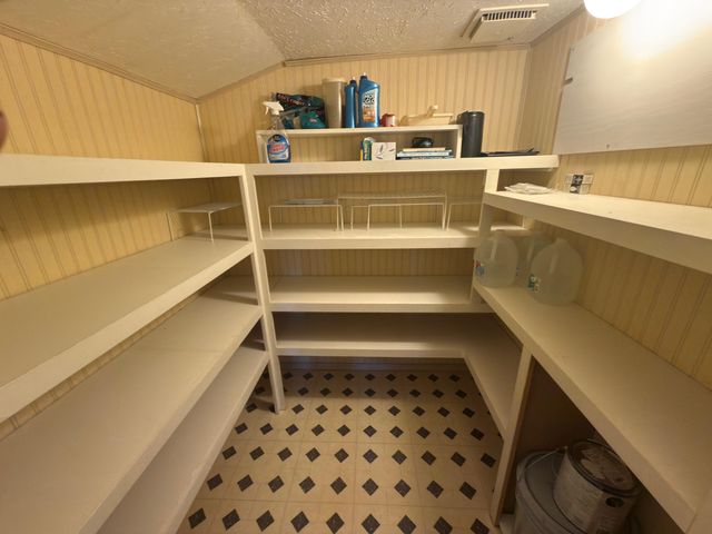 1044 Andrews Road, Sparta, MO 65753