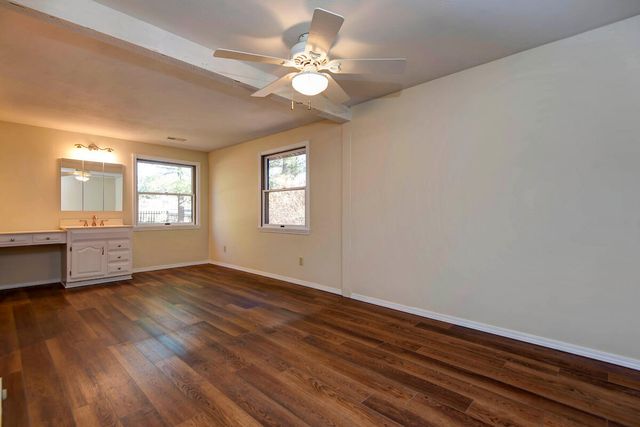 1044 Andrews Road, Sparta, MO 65753