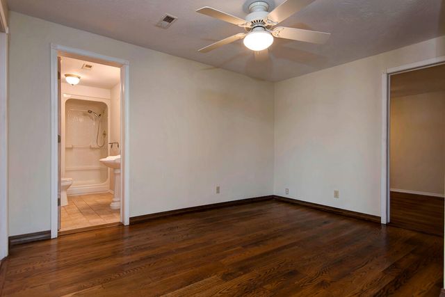 1044 Andrews Road, Sparta, MO 65753