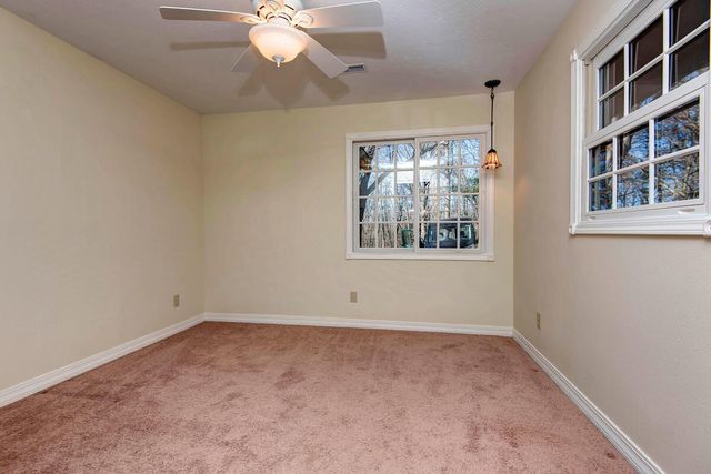 1044 Andrews Road, Sparta, MO 65753