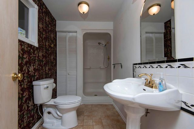 1044 Andrews Road, Sparta, MO 65753