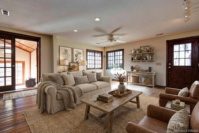 1044 Andrews Road, Sparta, MO 65753