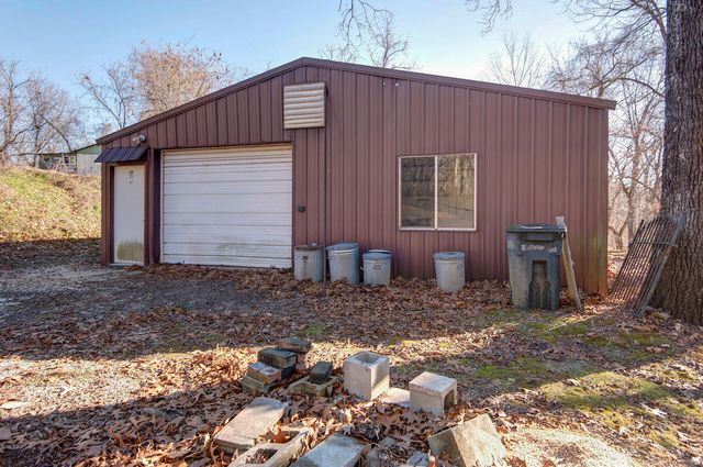 1044 Andrews Road, Sparta, MO 65753