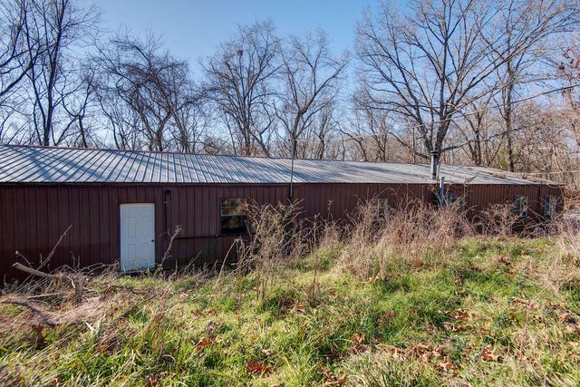 1044 Andrews Road, Sparta, MO 65753