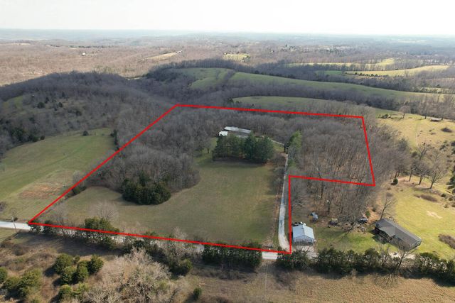 1044 Andrews Road, Sparta, MO 65753