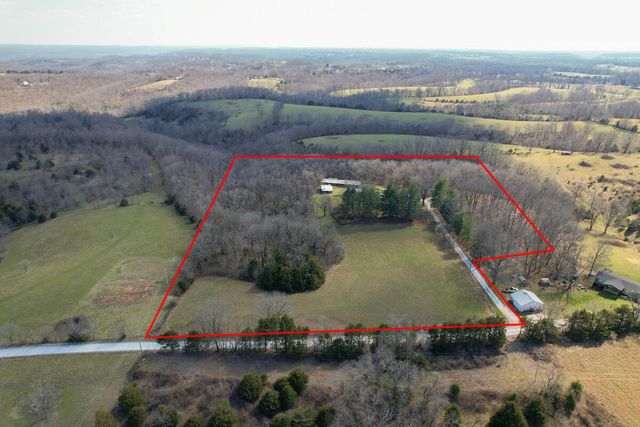 1044 Andrews Road, Sparta, MO 65753