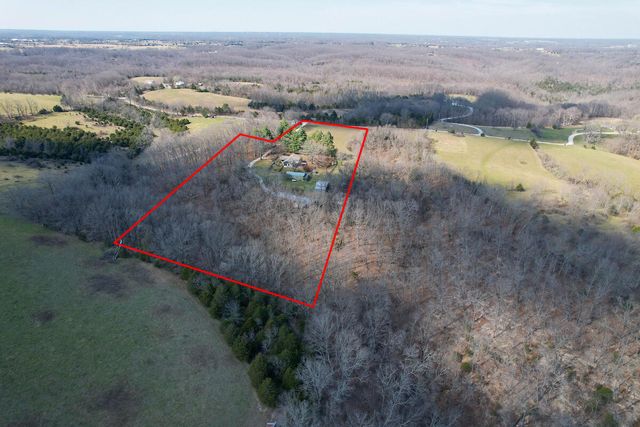 1044 Andrews Road, Sparta, MO 65753