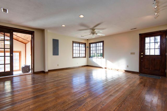 1044 Andrews Road, Sparta, MO 65753