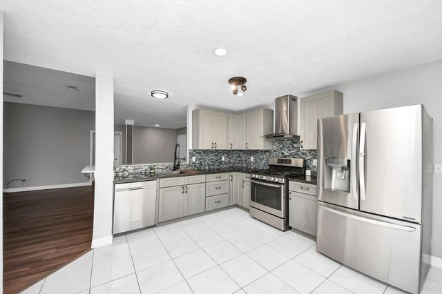 28707 Stapleford St, Spring, TX 77386