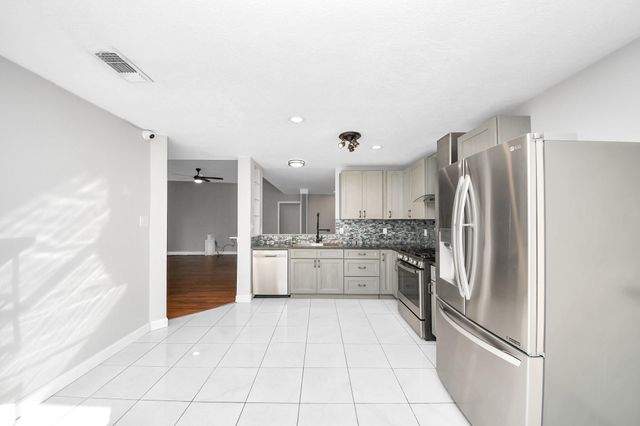 28707 Stapleford St, Spring, TX 77386