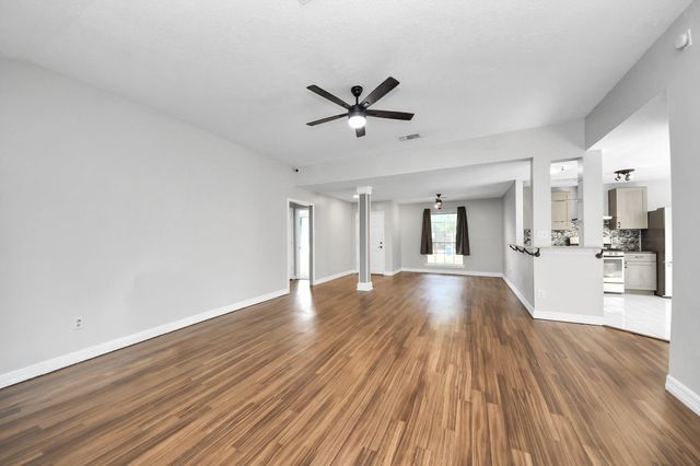 28707 Stapleford St, Spring, TX 77386