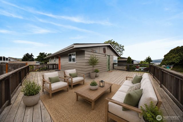 3918 S Avenue, Anacortes, WA 98221