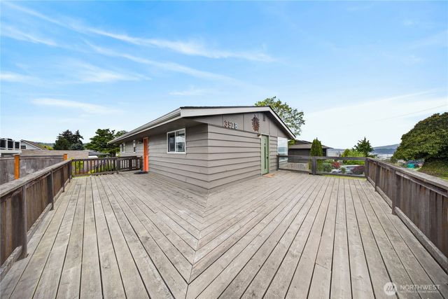 3918 S Avenue, Anacortes, WA 98221