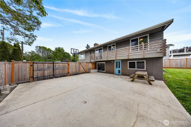 3918 S Avenue, Anacortes, WA 98221