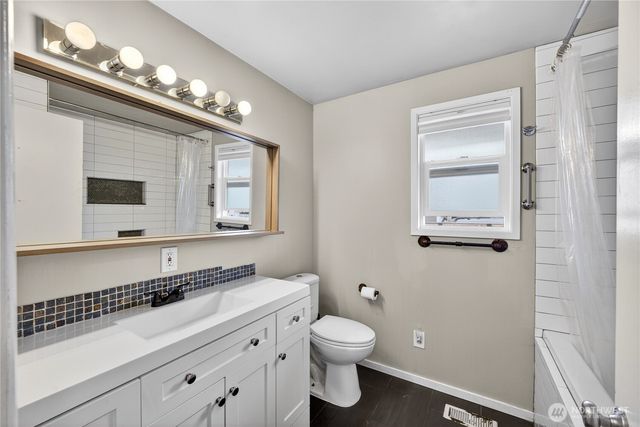3918 S Avenue, Anacortes, WA 98221