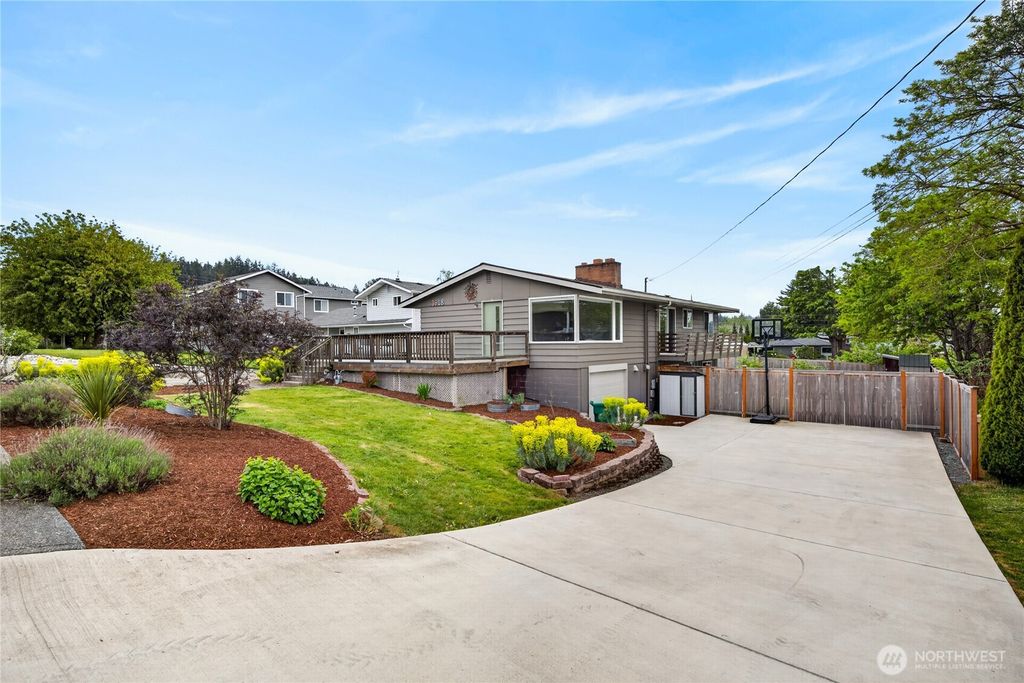 3918 S Avenue, Anacortes, WA 98221