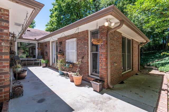 3926 Pineview Drive SE, Smyrna, GA 30080