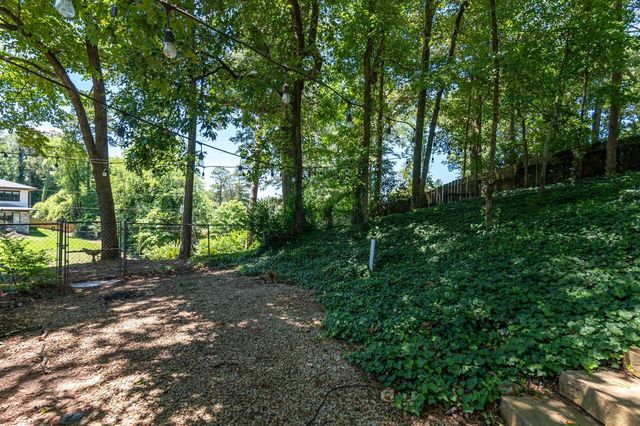 3926 Pineview Drive SE, Smyrna, GA 30080