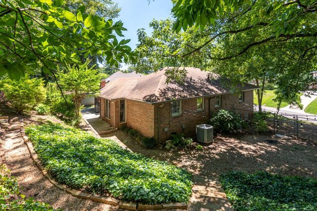 3926 Pineview Drive SE, Smyrna, GA 30080