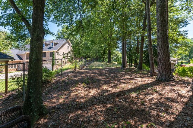 3926 Pineview Drive SE, Smyrna, GA 30080