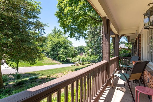 3926 Pineview Drive SE, Smyrna, GA 30080