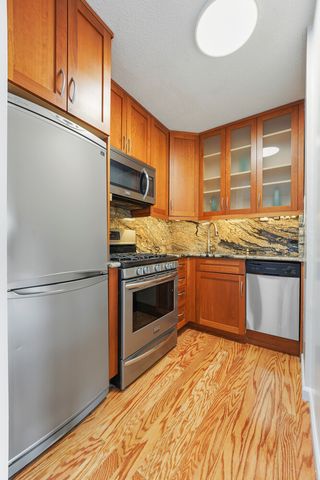 3960 54th St Apt 7N, New York City, NY 11377