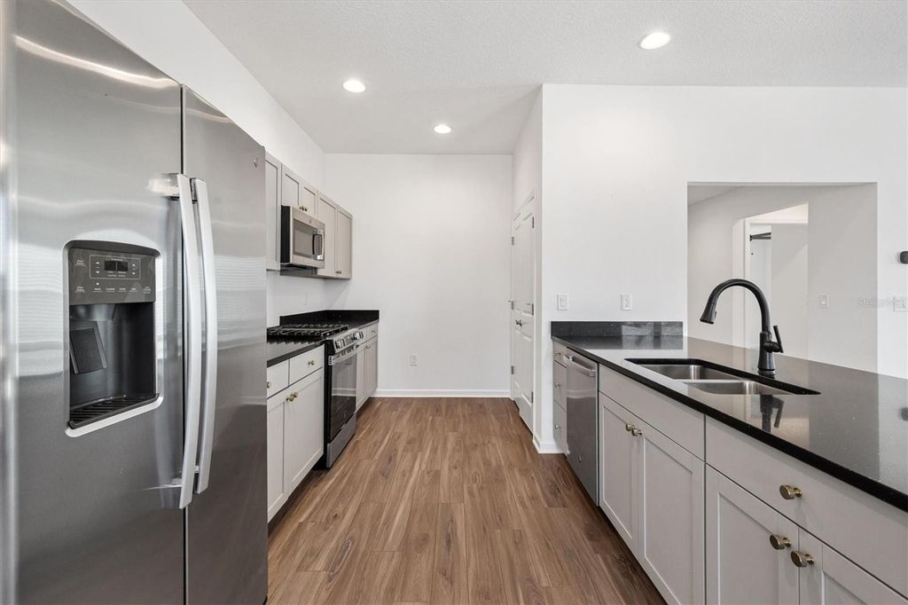 Image 13 of property listing at 1639 SEIVER STREET, The Villages, FL 34762