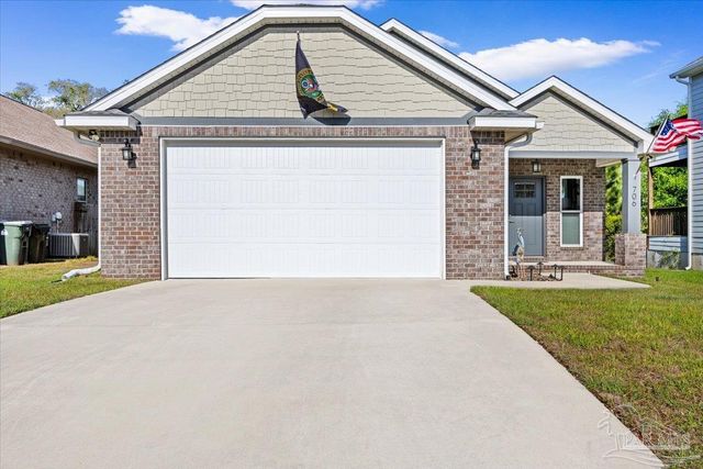 706 Upper Heron Way, Pensacola, FL 32506
