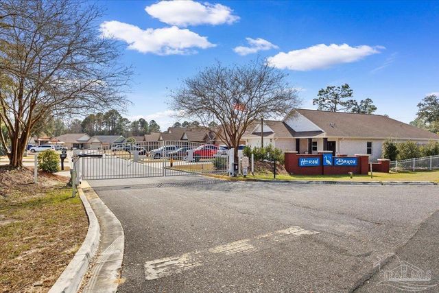 706 Upper Heron Way, Pensacola, FL 32506
