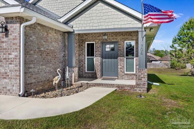 706 Upper Heron Way, Pensacola, FL 32506
