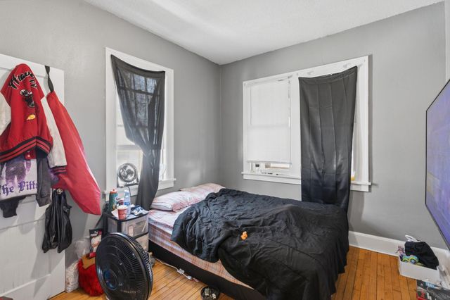 1105 Rose Avenue E, Saint Paul, MN 55106
