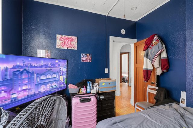 1105 Rose Avenue E, Saint Paul, MN 55106