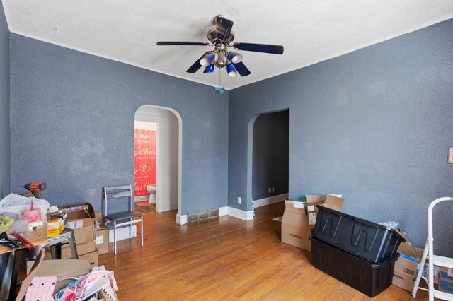 1105 Rose Avenue E, Saint Paul, MN 55106