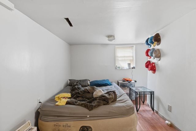 1105 Rose Avenue E, Saint Paul, MN 55106